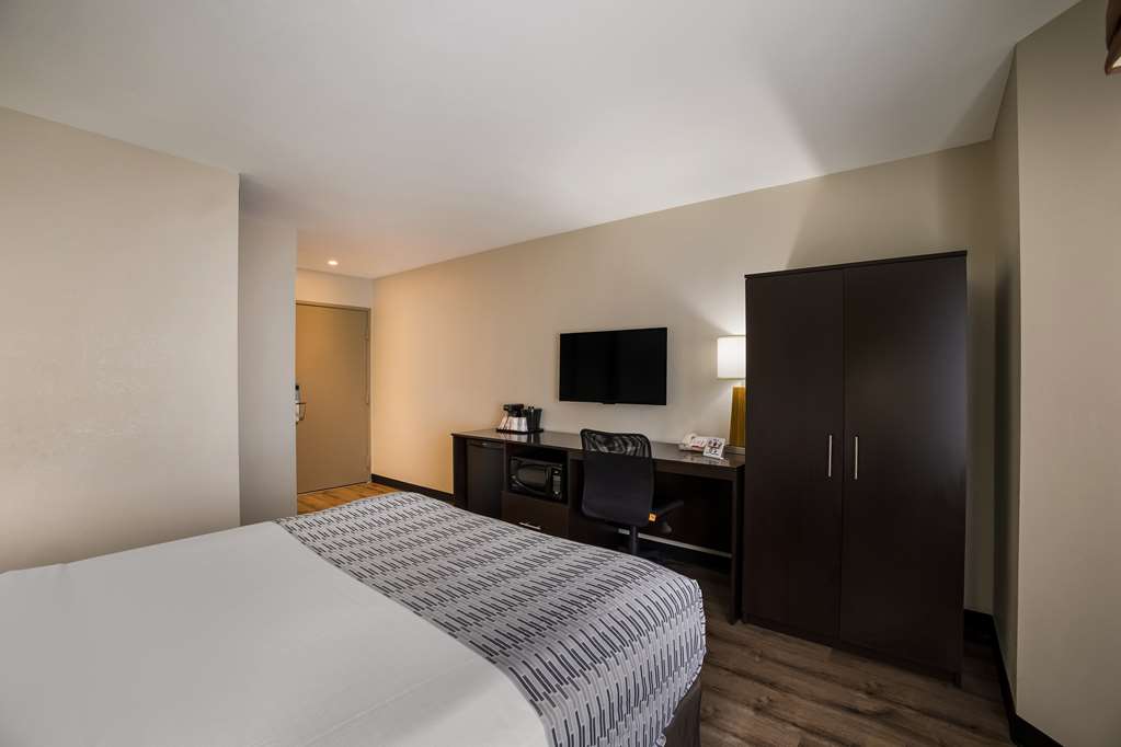 SureStay Plus by Best Western Mesa Superstition Springs - photo 12
