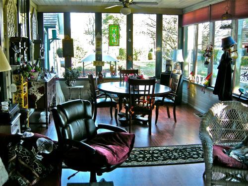 Old Tower House Bed & Breakfast - photo 17