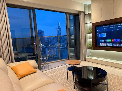 The Opera Level 22 SkyLine RiverView CBD 78m2 — 4-Star Luxury Hotel in Ho Chi Minh City, Vietnam
