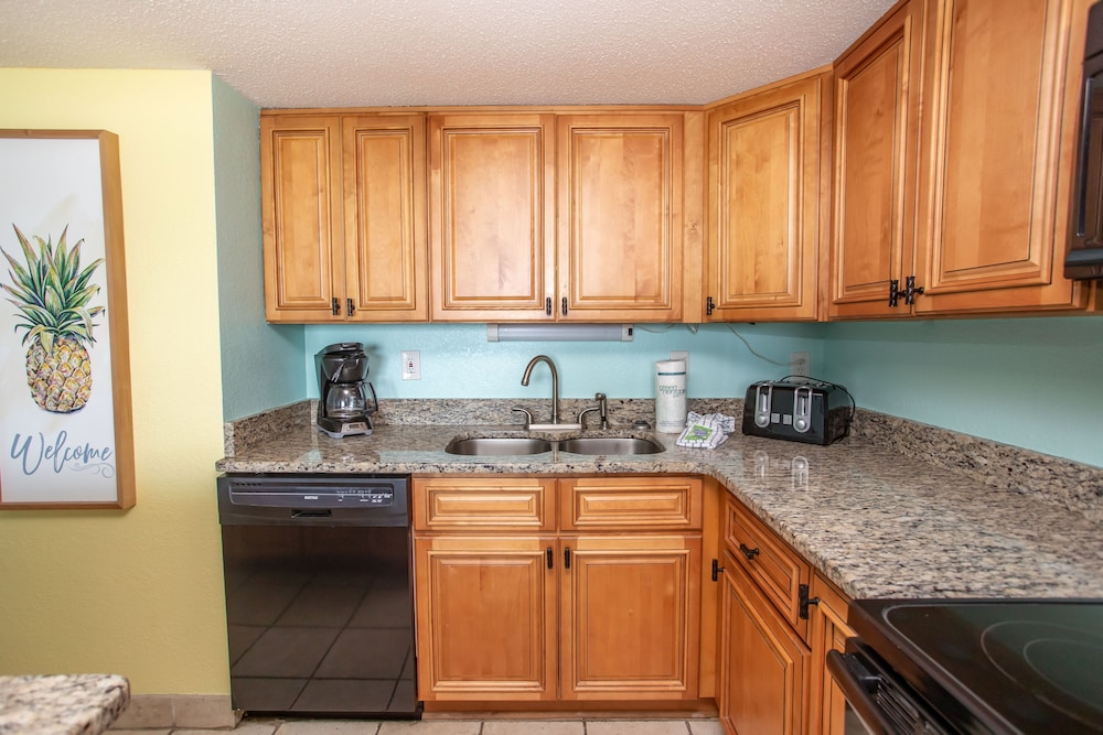0712 Waters Edge Resort 3 Bedroom Condo by RedAwning - photo 16