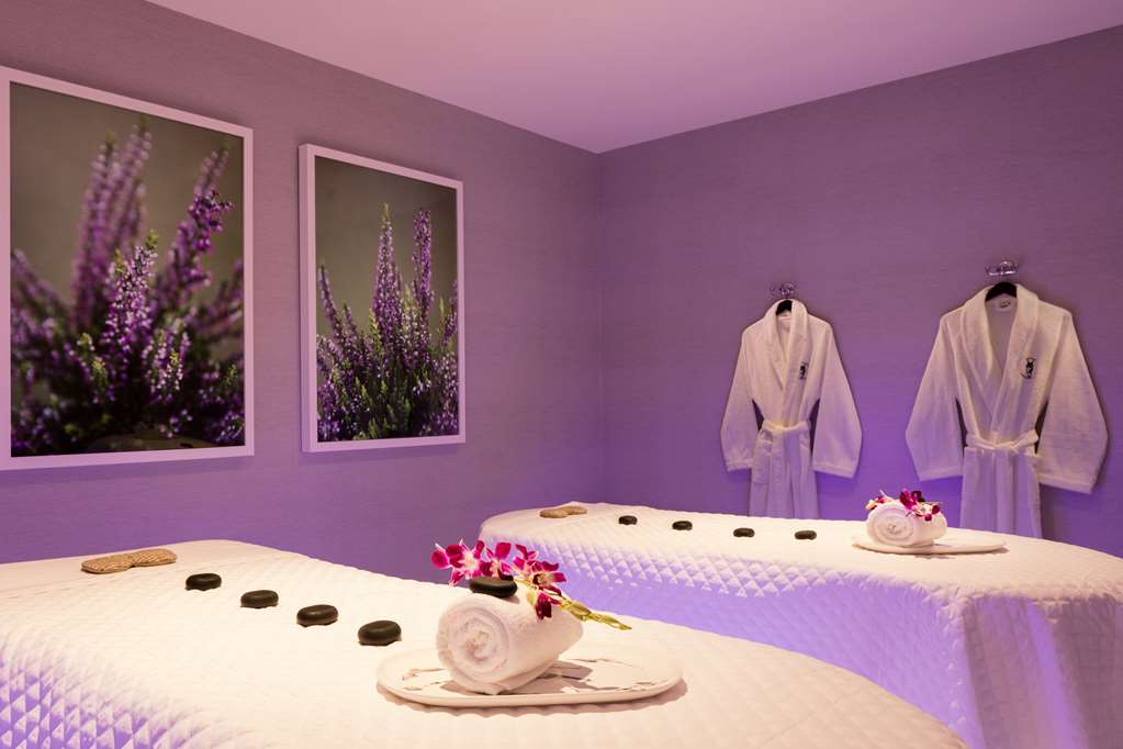 The Equestrian Hotel - photo 13