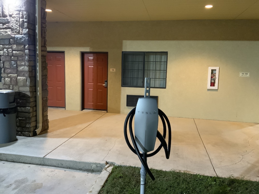 Sunbridge Inn and Suites - photo 59