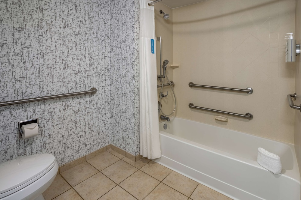 Hampton Inn Birmingham Leeds - photo 33