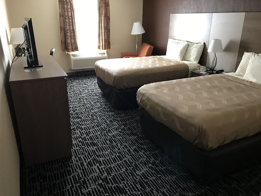 Quality Inn Near Pimlico Racetrack - photo 12