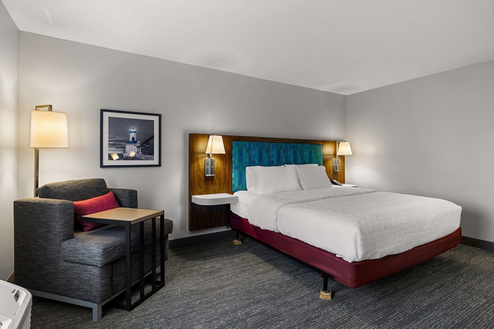 Hampton Inn & Suites Schererville - photo 16