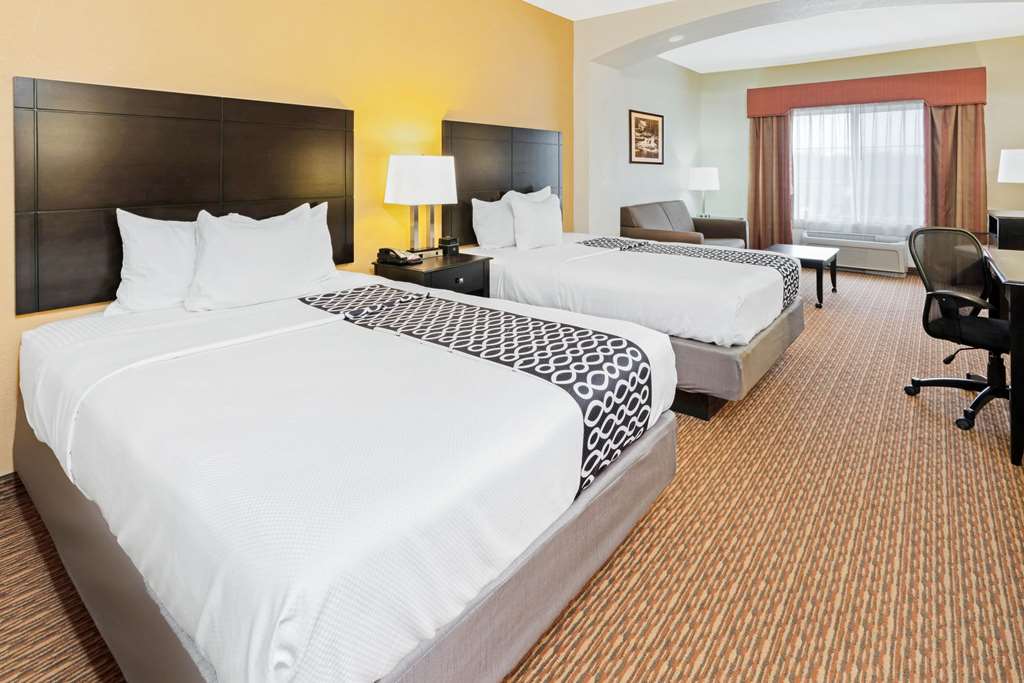La Quinta Inn & Suites by Wyndham Stillwater University Area - photo 12
