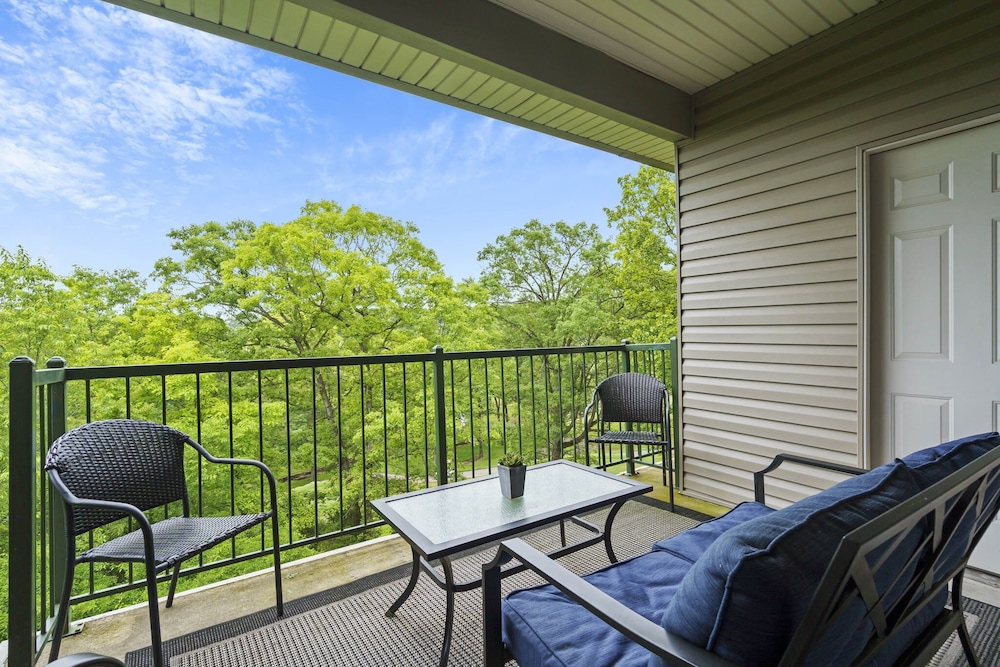 Holiday Ridge Retreat Duo Holiday Hills Branson Golf Resort Outdoor Pools - photo 31