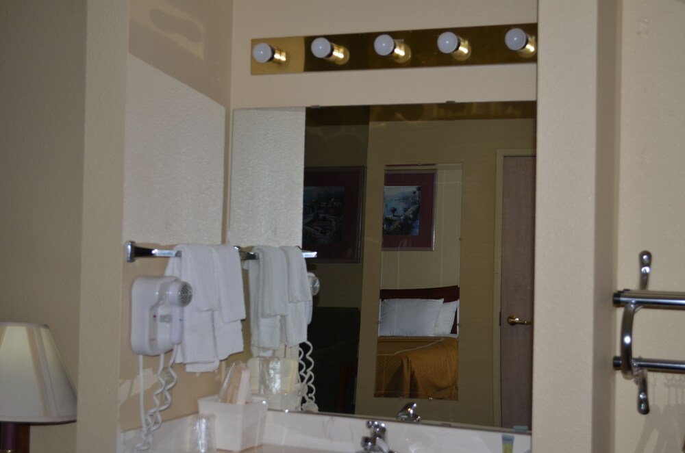 Quality Suites Abilene TX - photo 32