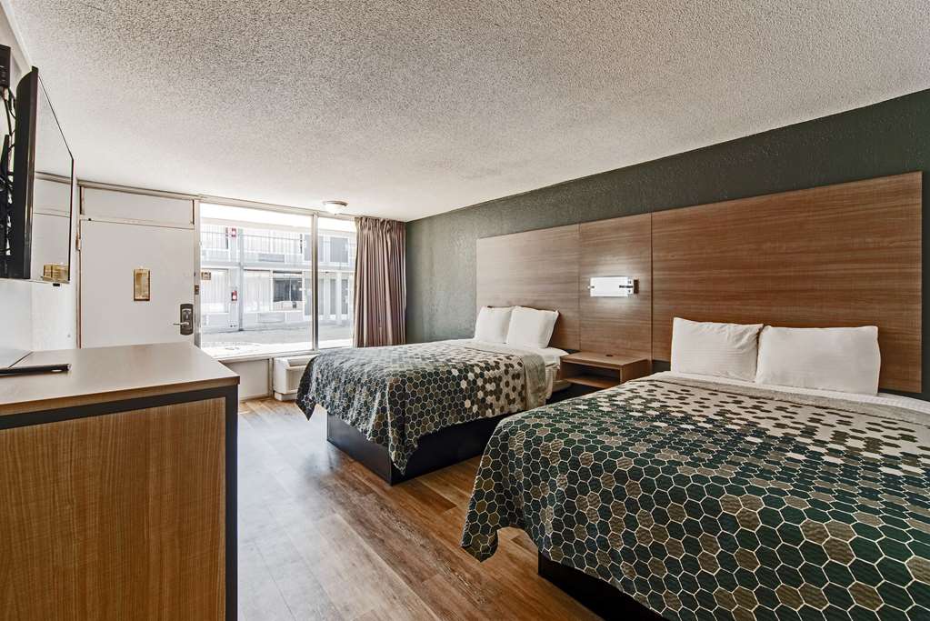 Econo Lodge And Suites Bricktown - photo 12