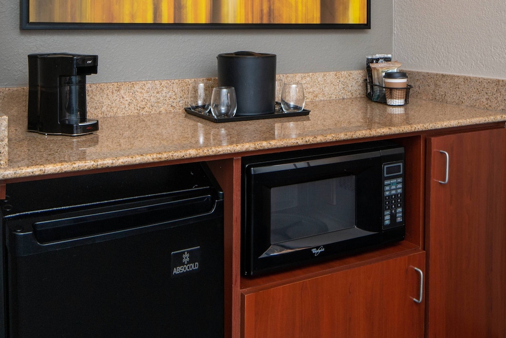 Courtyard by Marriott Nashville Airport - photo 6
