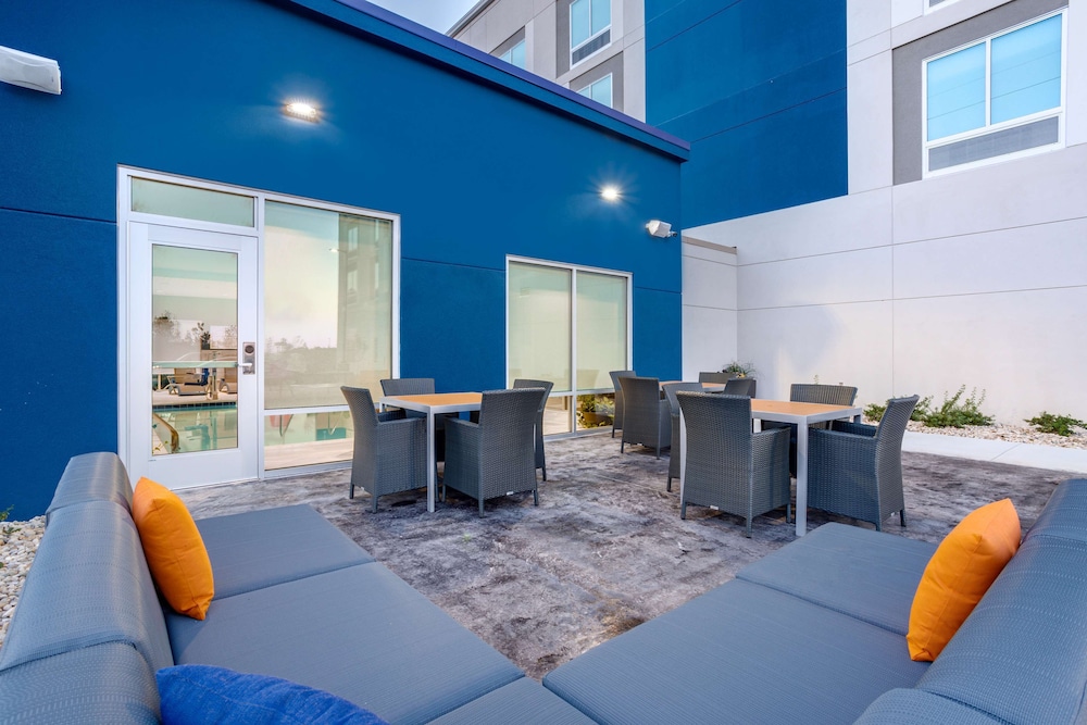 Hampton Inn by Hilton Bedford - photo 44