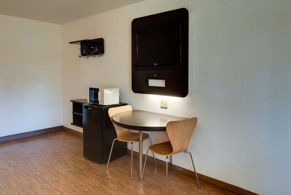 Motel 6 Mount Pleasant TX - photo 13