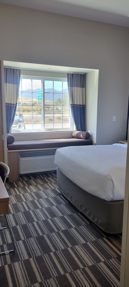 Microtel Inn & Suites by Wyndham Fountain Fort Carson - photo 13