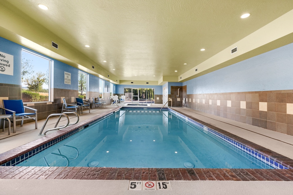 Holiday Inn Express & Suites Sumner Puyallup Area - photo 13