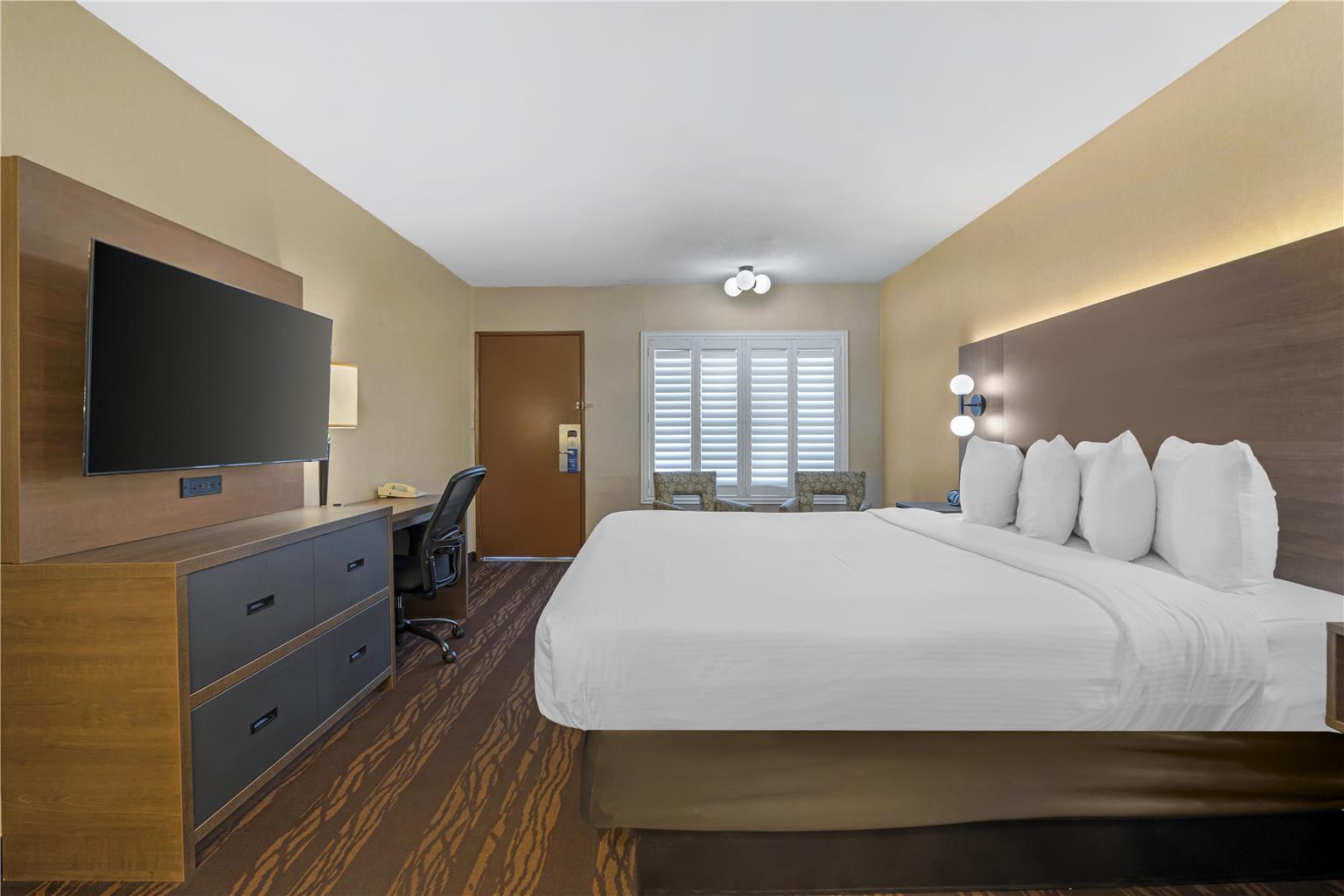 Best Western Plus Stovall's Inn - photo 24