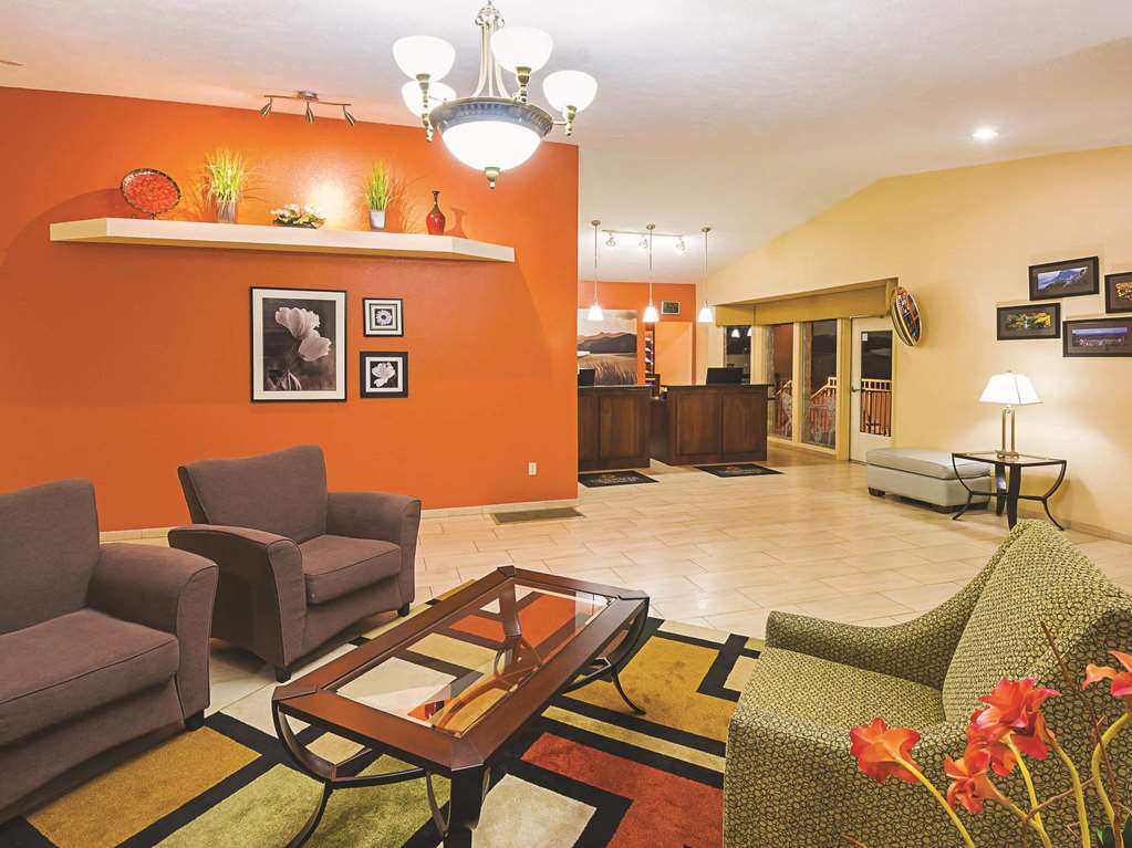 La Quinta Inn & Suites by Wyndham Woodburn - photo 8
