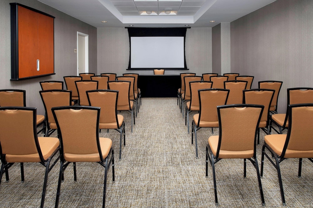 SpringHill Suites Alexandria - photo 13