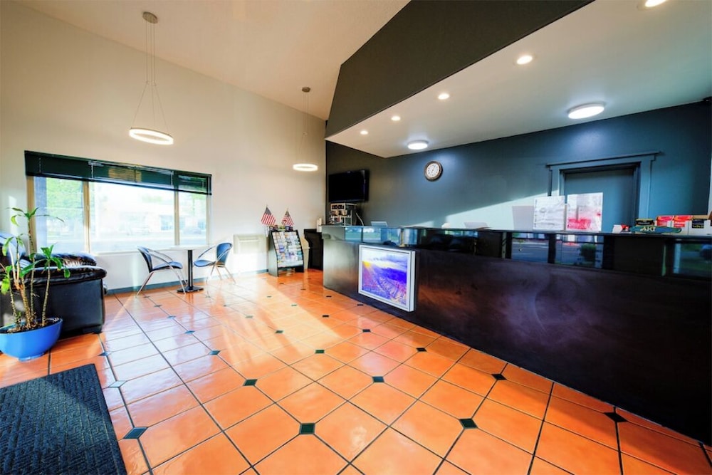 Hermiston Inn & Suites - photo 28