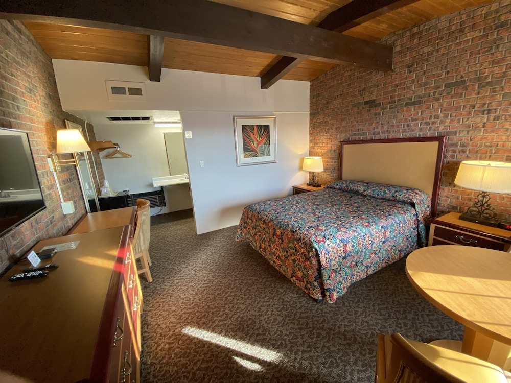 Dunes Inn — hotel in Alamosa