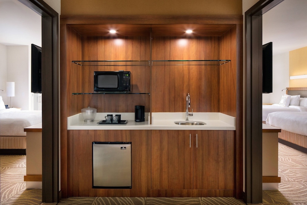SpringHill Suites Los Angeles Burbank Downtown - photo 12