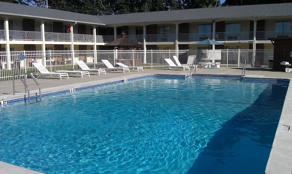 Crystal Inn Eatontown - photo 16