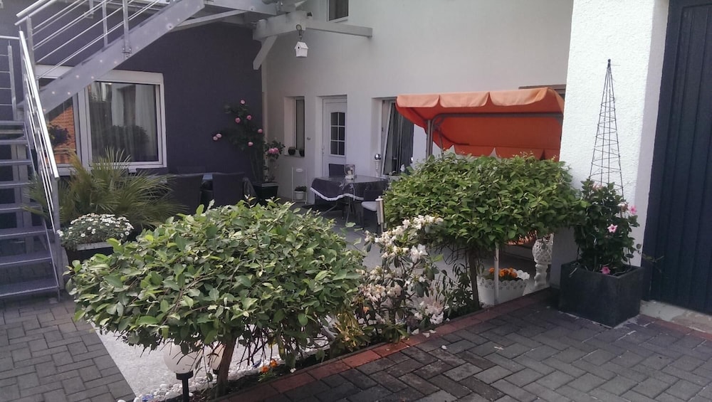 Ferienwohnung Resit 1 — 4-Star Luxury Hotel in Wunstorf, Germany