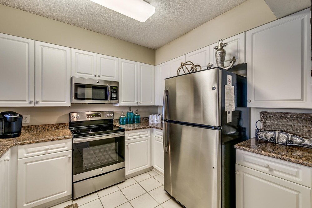 Barefoot Resort North Tower by Condo World - photo 18