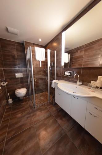 Chalet Mittelegi — 5-Star Luxury Hotel in Grindelwald, Switzerland