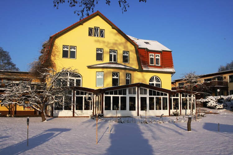 Landhaus Alte Eichen — 4-Star Luxury Hotel in Bad Saarow, Germany