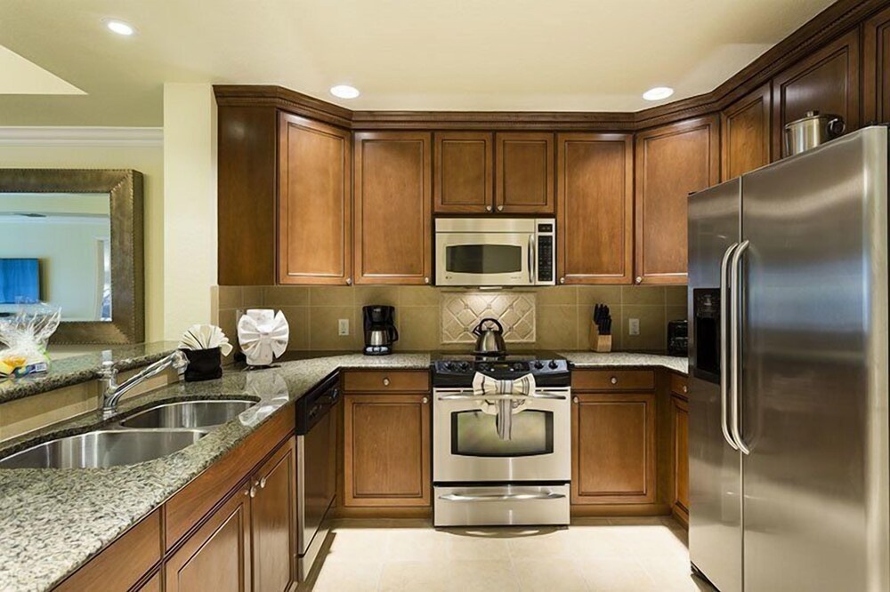 Modern Furniture in Reunion Resort 3 Br condo by RedAwning - photo 10