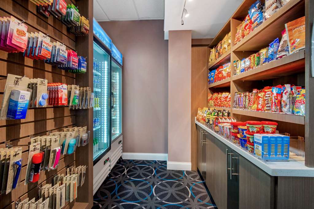 La Quinta Inn & Suites by Wyndham Lexington Park Patuxent - photo 30