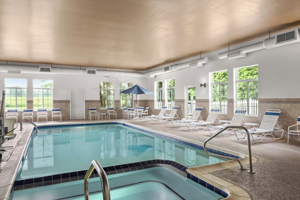 Holiday Inn Express & Suites New Buffalo by IHG - photo 25