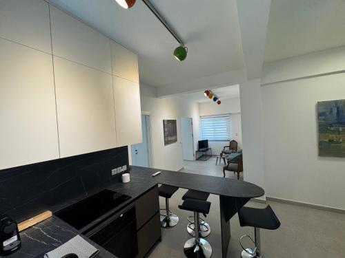 Smoothie 2Bdr City Center Flat — 4-Star Luxury Hotel in Athens, Greece