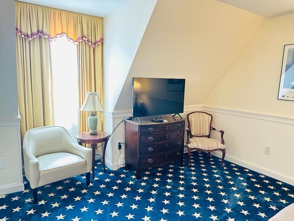Americas Cup Inn - photo 106