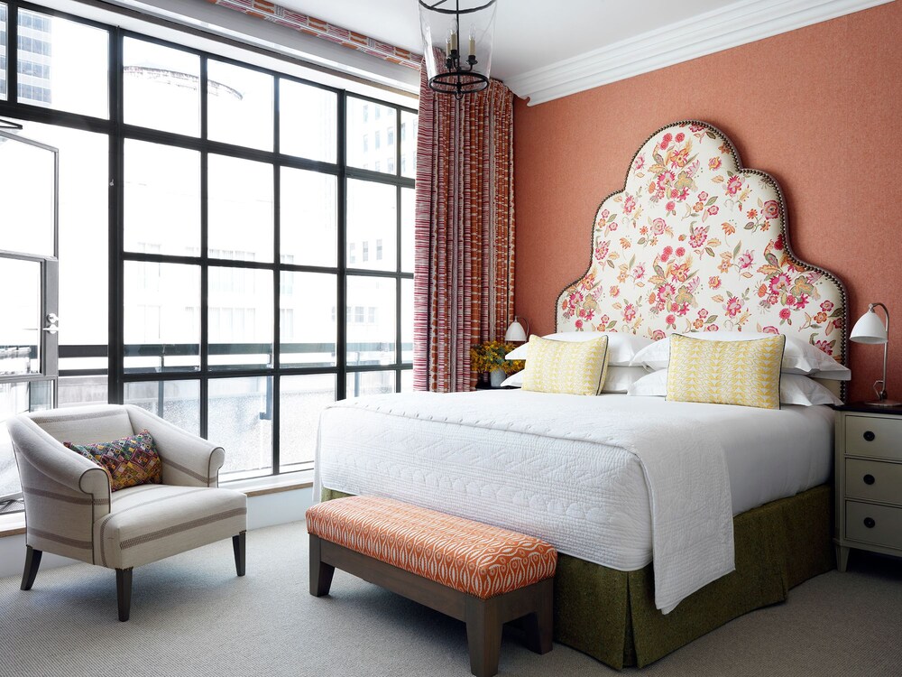 The Whitby Hotel - photo 9