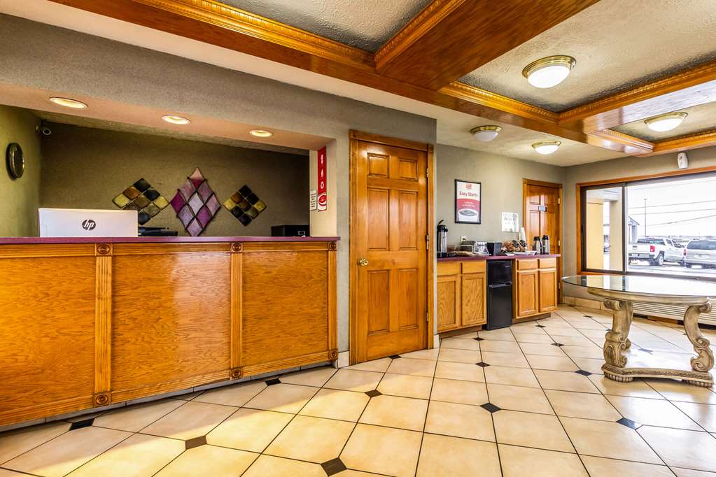 Econo Lodge Seymour - photo 6