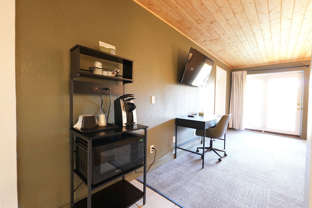 Tremont Lodge & Resort - photo 173