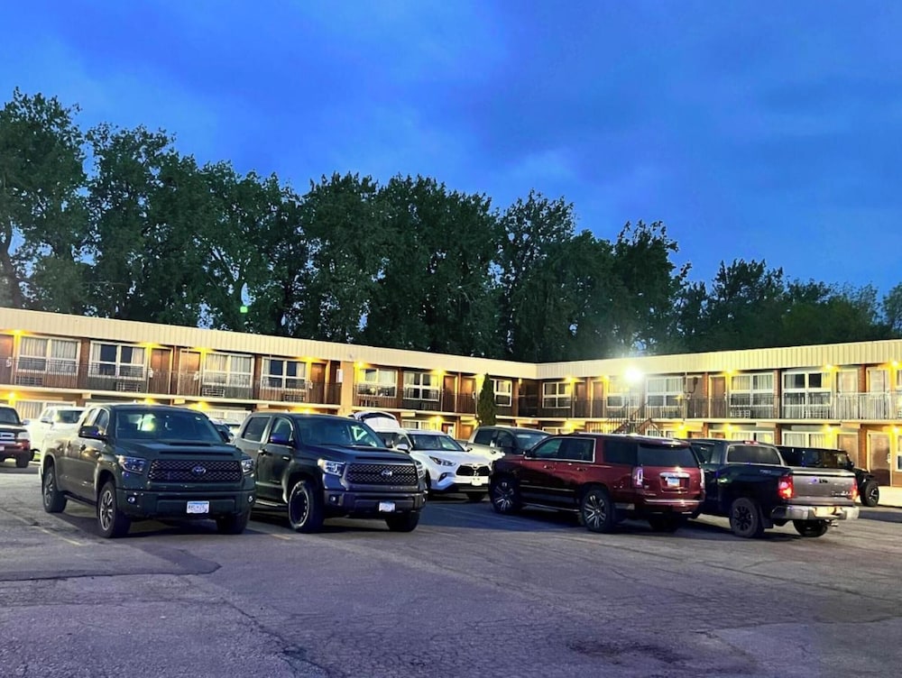 Devils Lake Inn - featured photo