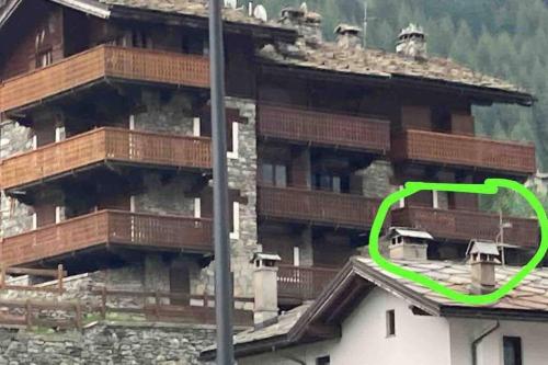 Appartamento Valtournenche Il Nido — 4-Star Luxury Hotel in Valtournenche, Italy