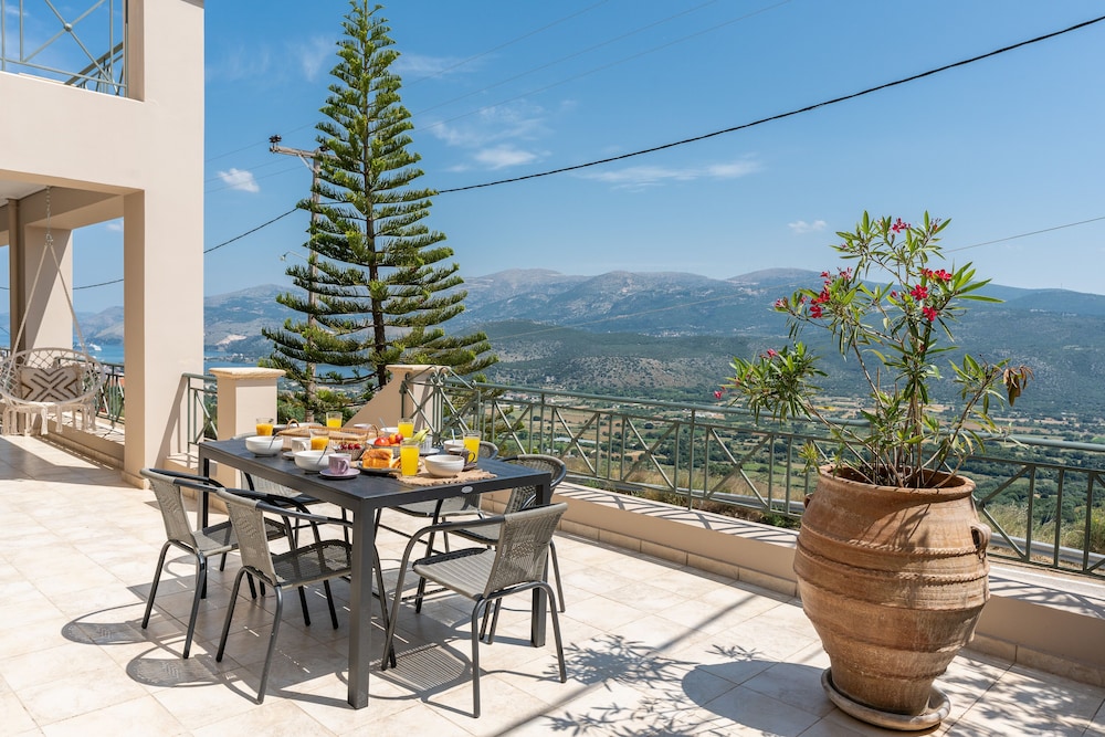 Horizon Apartment — 4-Star Luxury Hotel in Kefalonia, Greece