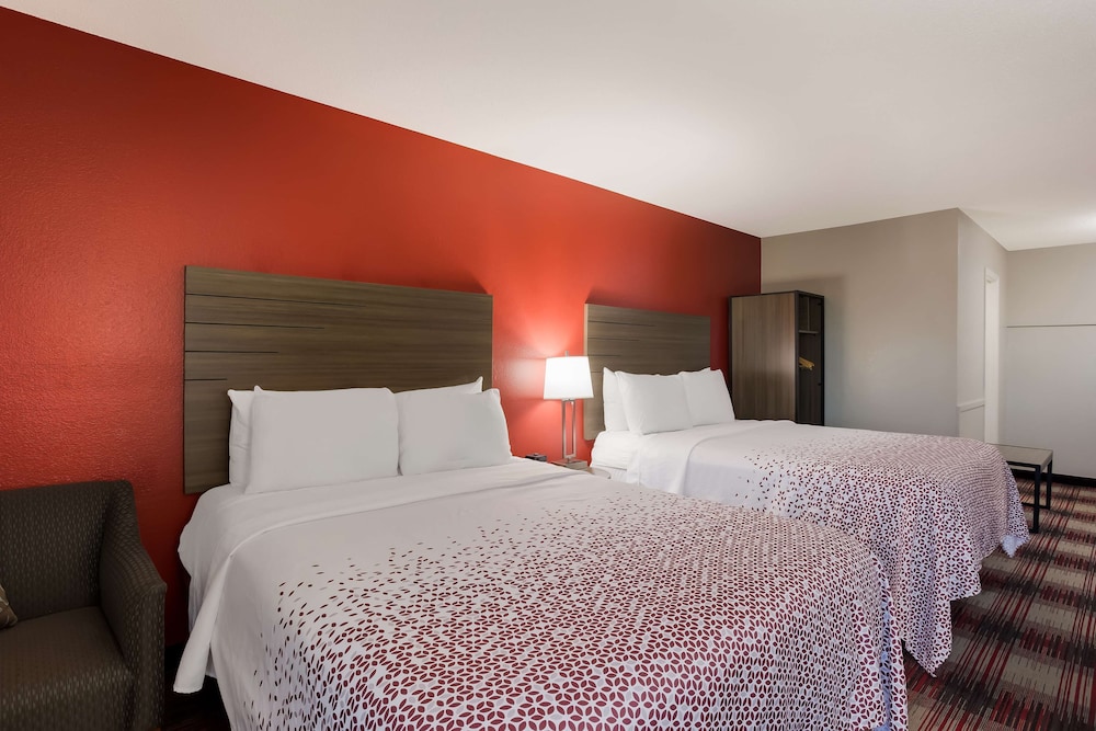 SureStay Hotel by Best Western Higginsville - photo 11