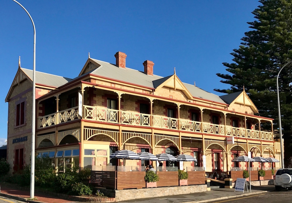Anchorage Seafront Hotel - carbon neutral hotel in Victor Harbor