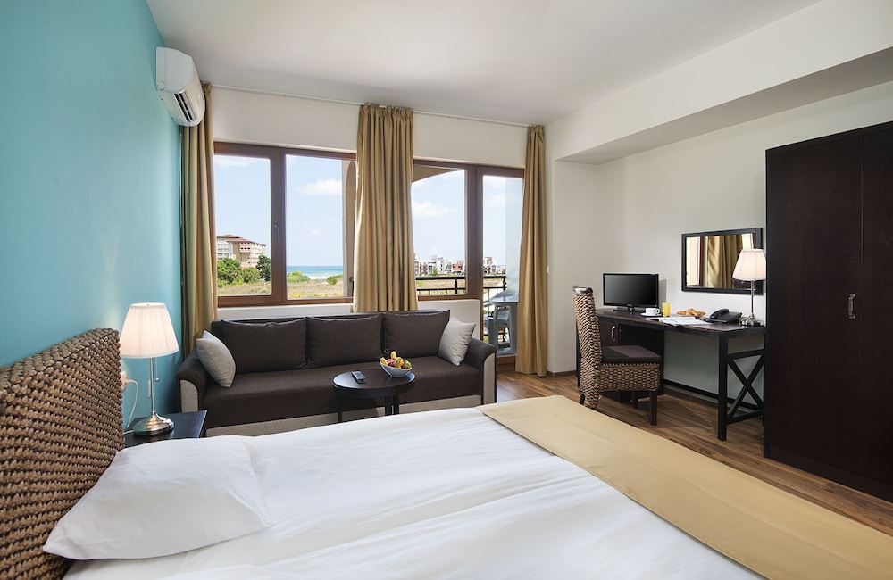Sunrise All Suites Resort All Inclusive — Obzor — photo 4