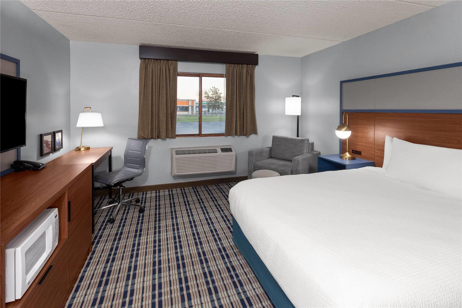 AmericInn by Wyndham Green Bay West - photo 10