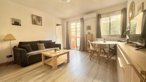 Mediterranee 2 Pieces Tres Calme Clime Centre Ville in Menton, France