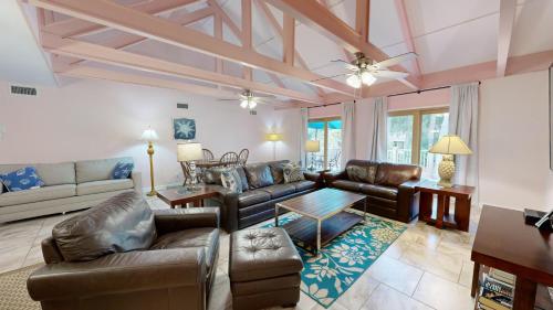 526 Queens Grant - photo 3