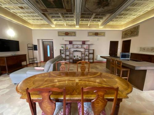 Palazzo Forlani — 4-Star Luxury Hotel in Capranica, Italy