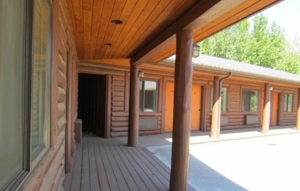 Bellevue High Country Motel - photo 32