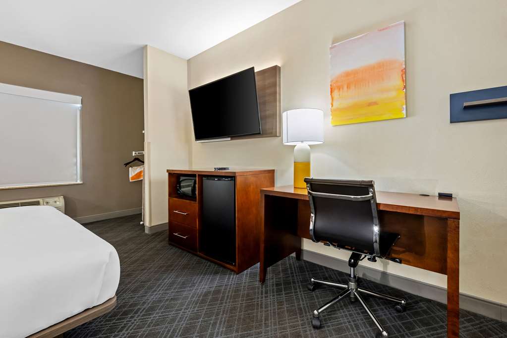 Comfort Suites Cullman I 65 Exit 310 - photo 20