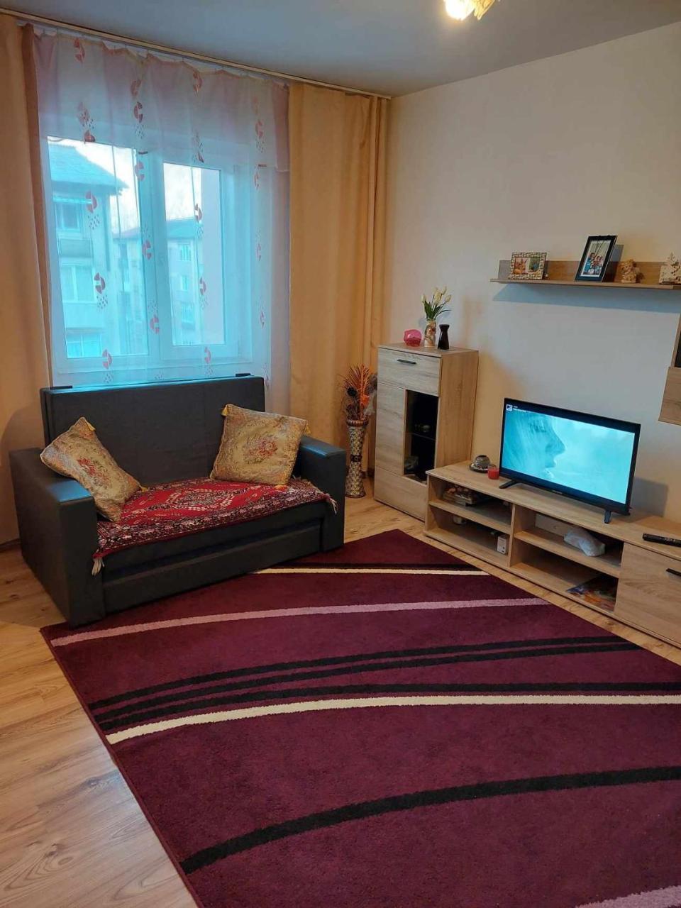 Lily Ap in Lupeni, Romania